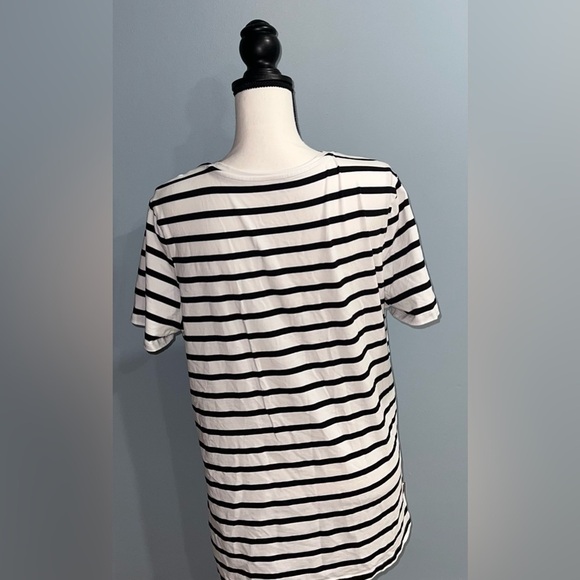 Amazon essentials- black and white striped t- shirt - Picture 2 of 5